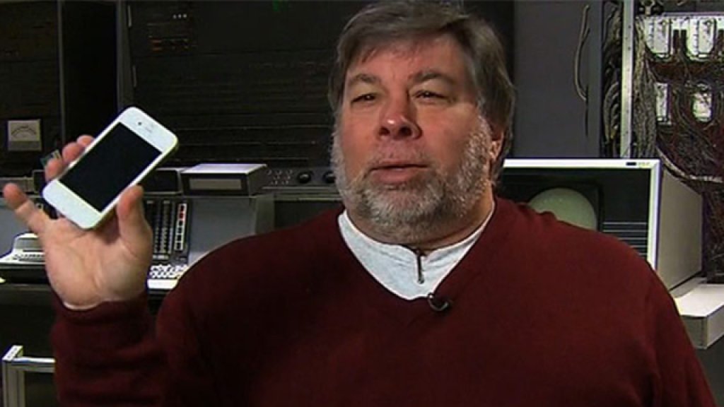 steve-wozniak-white-iphone-4