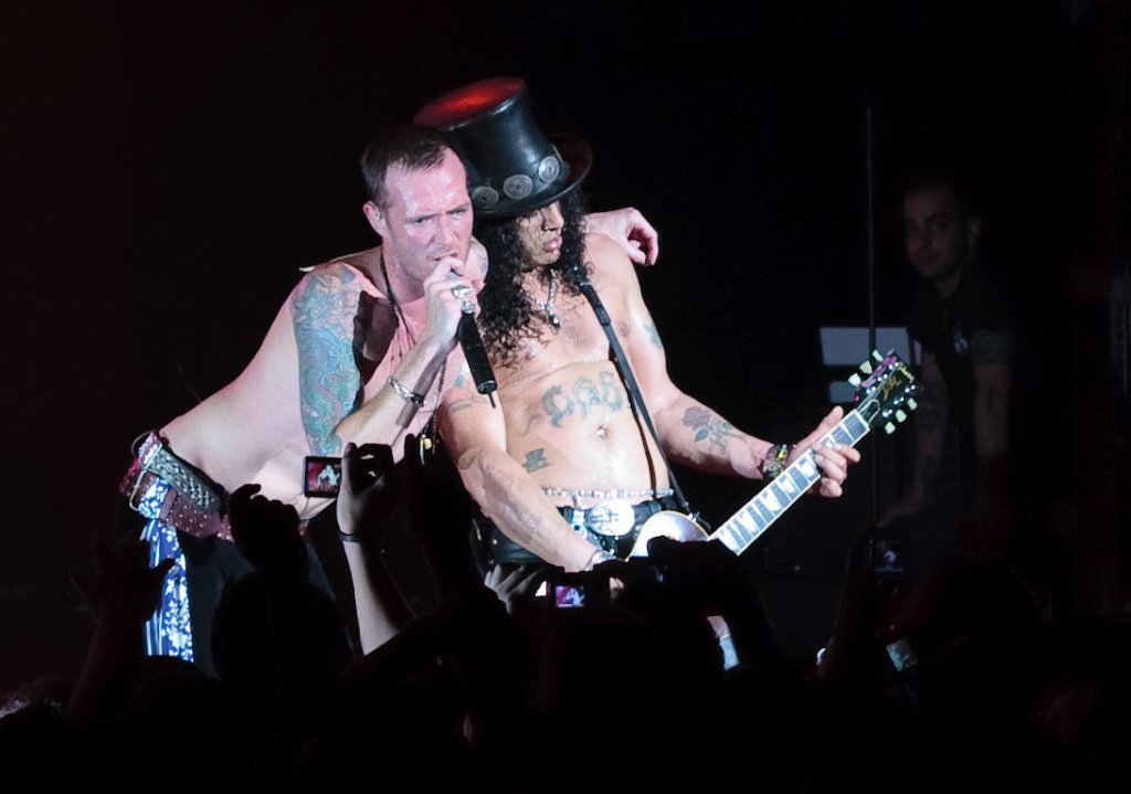 Velvet_Revolver_live_in_London_5_June_2007_03