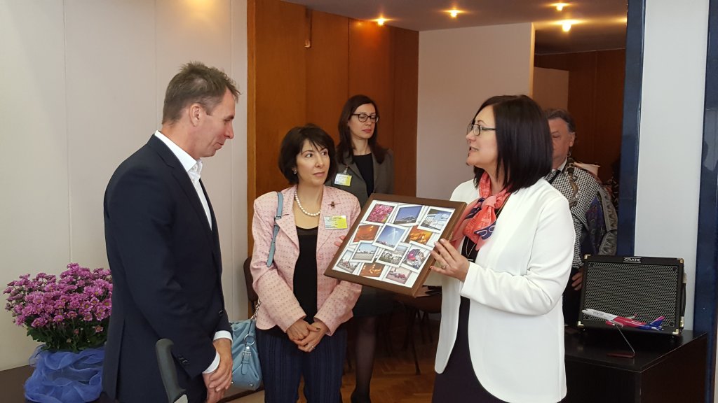 В замяна получи колаж от най-добрите моменти на Wizz Air за 10-те години сътрудничество