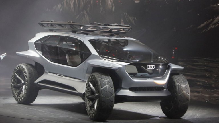 Audi AI Trail 
Този концептуален автомобил на Audi е вдъхновен от дизайна на хеликоптерите, а широките стъкла отпред и отстрани предоставят панорамна гледка на шофьора и пътниците. 
Освен това AI Trail е предвиден да бъде напълно автономен при извънградско шофиране и частично автономен при каране в градски условия.
Най-футуристичната и може би най-абсурдна екстра е миниатюрната флотилия от дронове с камери, която може да бъде изстреляна от покрива на колата и да лети пред нея. Така те дават на водача същата гледна точка, каквато се вижда и от дроновете.