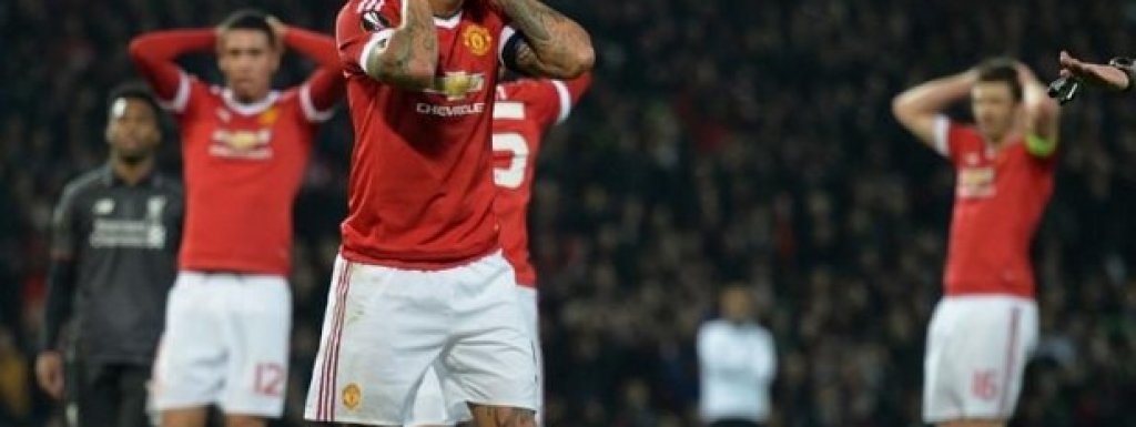 Моуриньо се проваля в домакинските мачове
1:1 с Уест Хем беше четвърто поредно домакинско равенство на Манчестър Юнайтед след тези с Арсенал, Бърнли и Стоук. Това също представлява рекорд - най-дългата серия на отбора без победа като домакин от създаването на Висшата лига. Равният с Уест Хем беше и пето равенство в последните седем срещи на тима.