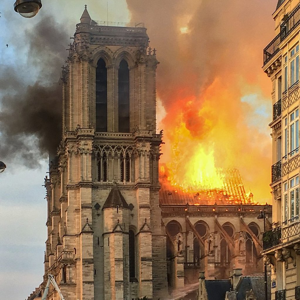 768px-Incendie_Notre_Dame_de_Paris