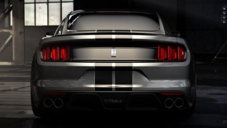 Обърнете внимание на дифузьора под задната броня