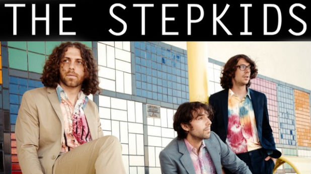 Един от най-поразителните кавъри е дело на джаз соул триото The Stepkids