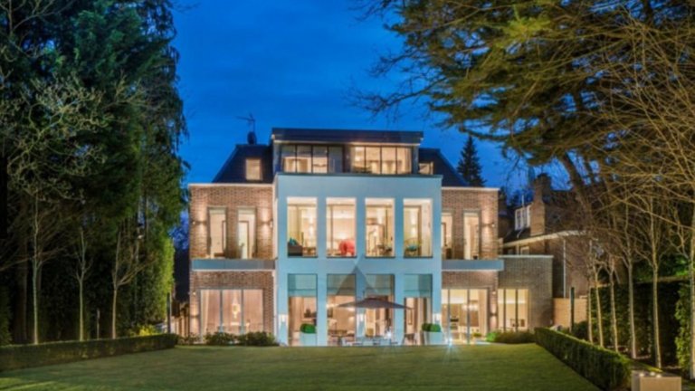 С великолепен заден двор