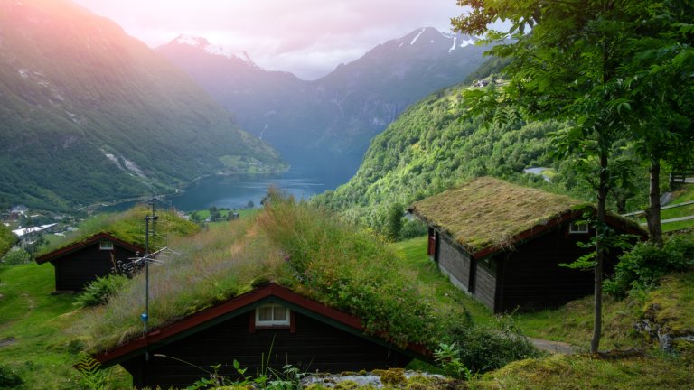 Гледките от фиордите са неземни.