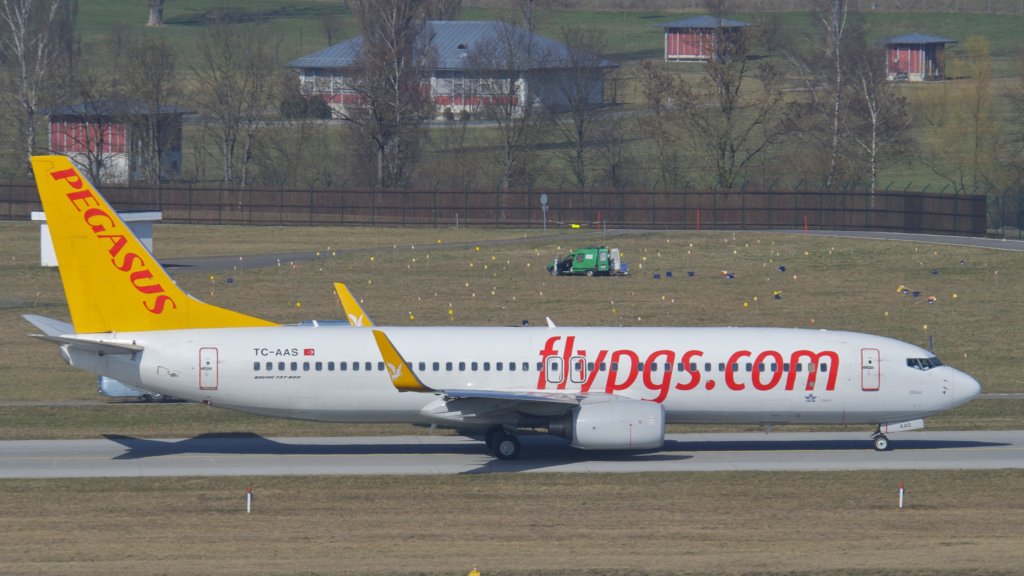 Pegasus_Airlines_Boeing_737-800;_TC-AAS@ZRH;14.03.2012_644be_(7002518085)