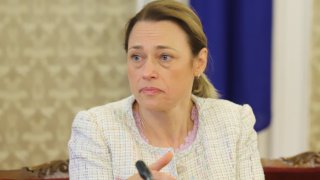Бях поела ангажимент за конкретни избори, обясни тя