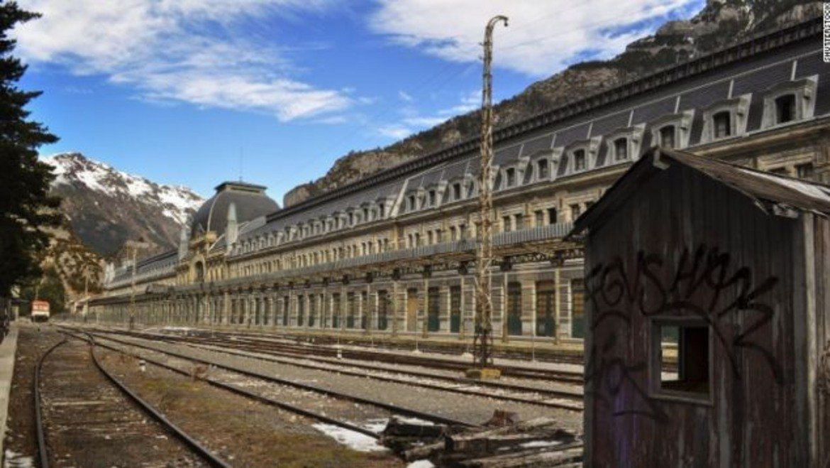Шпионската жп гара в Пиринеите, която спаси стотици евреи