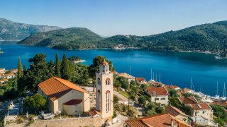 Красотата и историята отвъд митовете