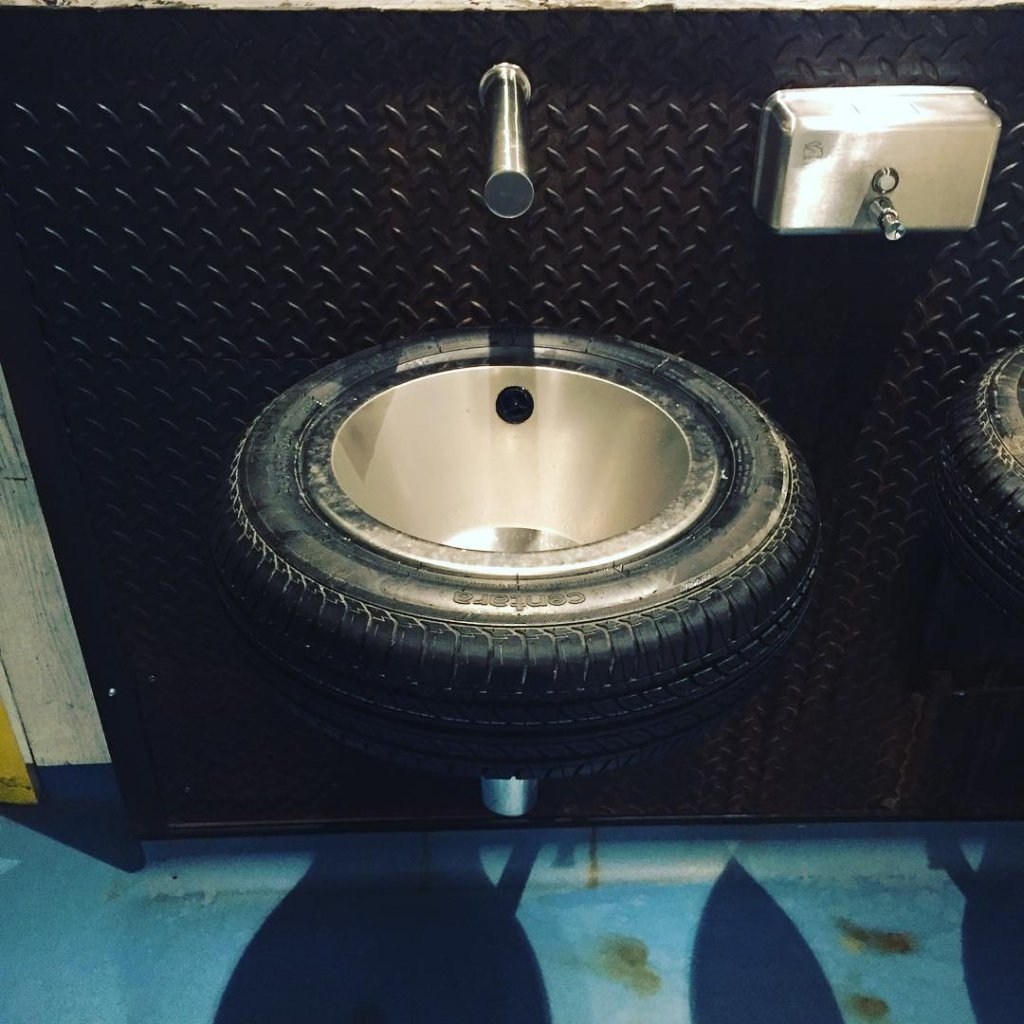 Ако спуката гума, пазете я, в нея има още живот!