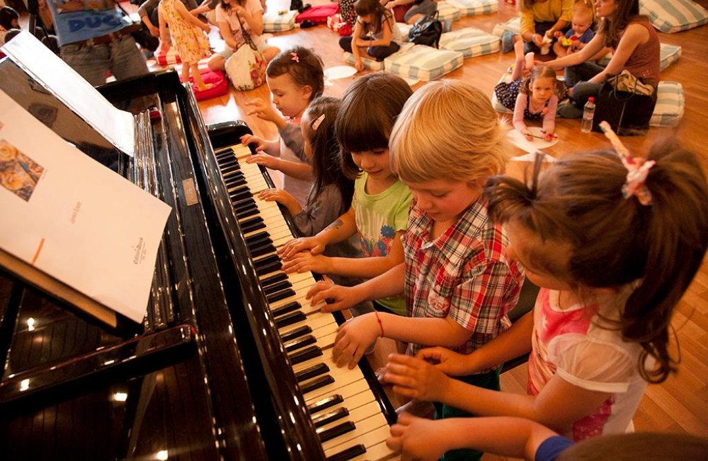 "Концерти на възглавници" е добър начин да запознаем детето с класическата музика