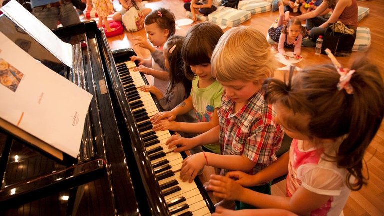 "Концерти на възглавници" е добър начин да запознаем детето с класическата музика