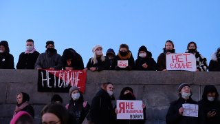 Protest_against_the_invasion_of_Ukraine_(Yekaterinburg,_February_24,_2022)