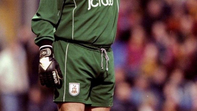 Невил Саутъл
Лилчо Арсов беше българският Невил Саутъл, който "блестеше" с осанката си още като футболист.