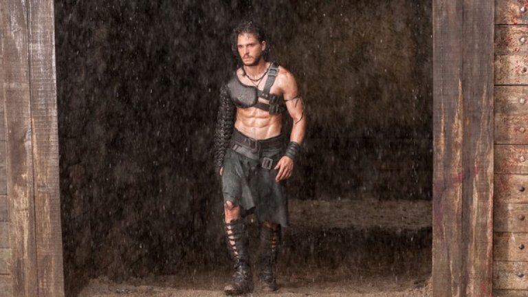 "Помпей"
Не бъркайте великият Пол Томас Андерсън с посредствения Пол У.С. Андерсън. Този филм е правен от втория. Като изключим няколко яки експлозии и Кийфър Съдърланд в ролята на злодея, тук няма какво да се види. Диалогът е клиширан, а блудкавата визия на филма е отблъскваща.