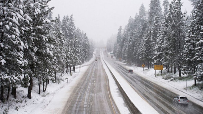 Бедствено положение е обявено в Смолян заради дъжд, който преминава в сняг