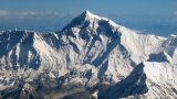 Mount_Everest_as_seen_from_Drukair2_PLW_edit_Cropped