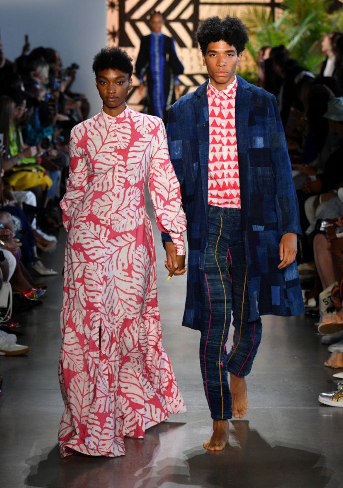  Афрополитан стил
Последните 10 години отбелязаха ускорена глобализация в модата. Дизайнери, особено от Африка, бяха забелязани заради автентичния им стил, като обединяваха традиционен текстил със съвременни идеи.