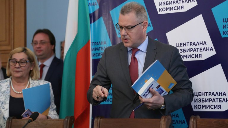 ЦИК връчи удостоверенията на членовете на ЕП от България