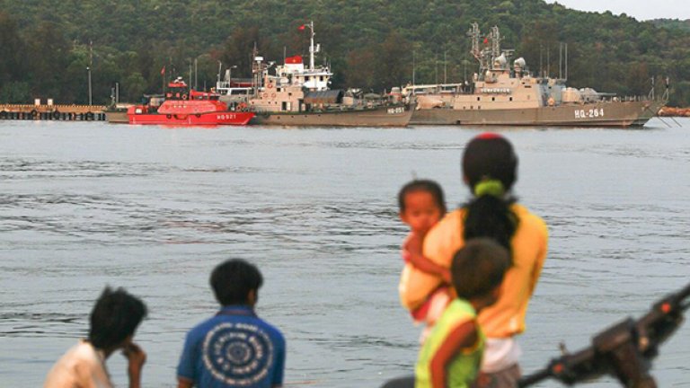 Самолетът от Малайзия може да се е "върнал обратно"