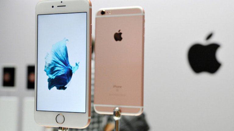 2. iPhone 6 и iPhone 6 Plus (2014)

Това бяха първите големи модели на iPhone - доста смела крачка напред по отношение на дизайна на 5s. Благодарение на значително по-големия екран и елегантните извивки iPhone 6 може да се определи като най-красивият телефон на Apple. 