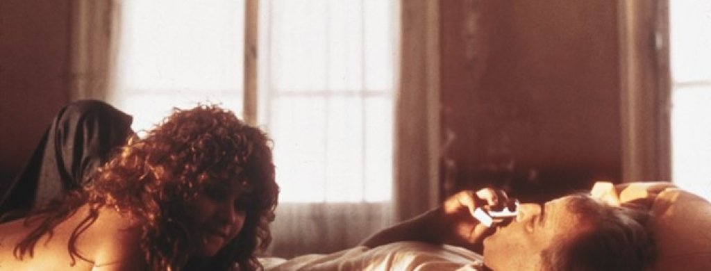 \"Последно танго в Париж\" (Last Tango in Paris, 1971)
Днес този филм е класика. Не така са стояли нещата веднага след премиерата, когато светът е скандализиран от сцената с изнасилването и маслото, която донася на Бертолучи немалко врагове в пуб
