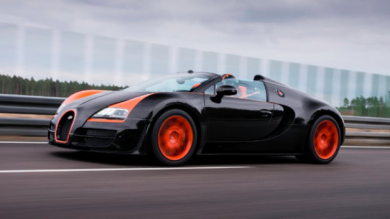 Bugatti Veyron 16.4 Grand Sport Vitesse
Veyron се приближава към края на производствения си цикъл и компанията мина на етап супер ексклузивни серии. 8-литровият 16-цилиндров мотор има мощност 1200 конски сили, а с него автомобилът се ускорява от 0 до 100 км/ч за 2,6 секунди. От Bugatti твърдят, че това е „най-бързият сериен роудстър в света”. През декември 2013 компанията обяви, че е продала Veyron №400 – не лошо постижение от 2005 година насам. До края на производствената серия на Veyron остават само още 50 коли и после моделът минава в историята.
Базова цена: 2,5 милиона долара
