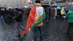 Реакцията идва след като САЩ сигнализираха, че могат да нанесат удари