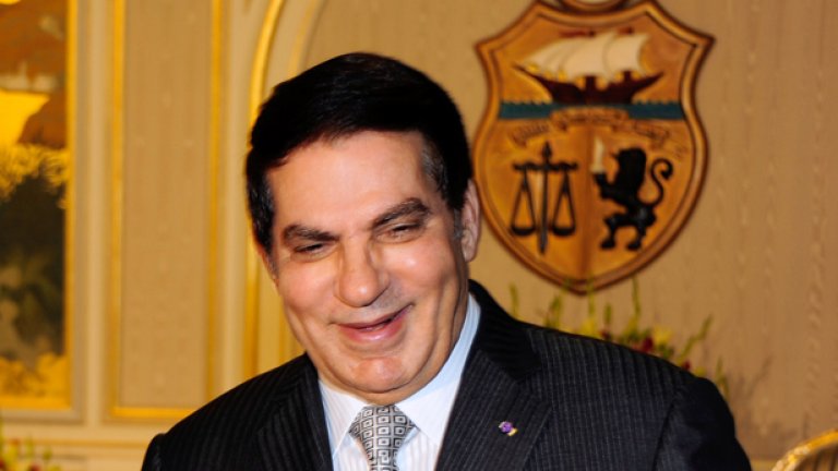 Париж си затвори очите и позволи на Зин Ел-Абидин Бен Али да стане за пети пореден мандат президент на Тунис...