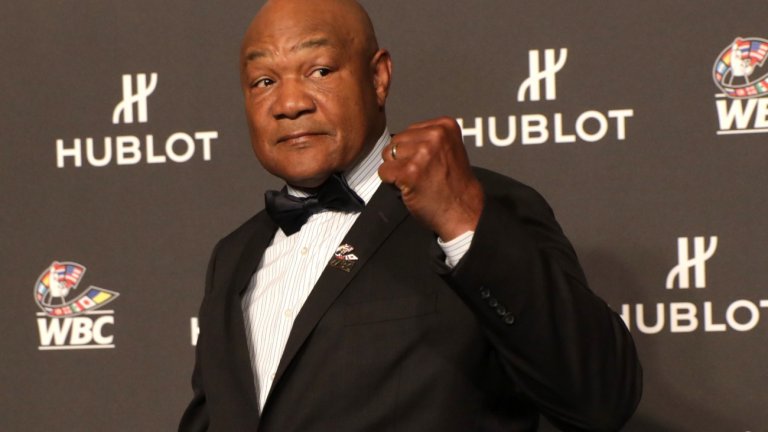 Джордж Форман
Е, не само Холивуд е вманиачен по многото бракове – случва се и при спортните знаменитости. Легендарният боксьор и златен олимпийски медалист Джордж Форман също има какво да покаже със своите 5 брака. Първите четири изкарват по 1-3 години, докато Форман не среща Мери Джоан Мартъли, за която е женен от 1985 година досега. Боксьорът има и цели 11 деца.