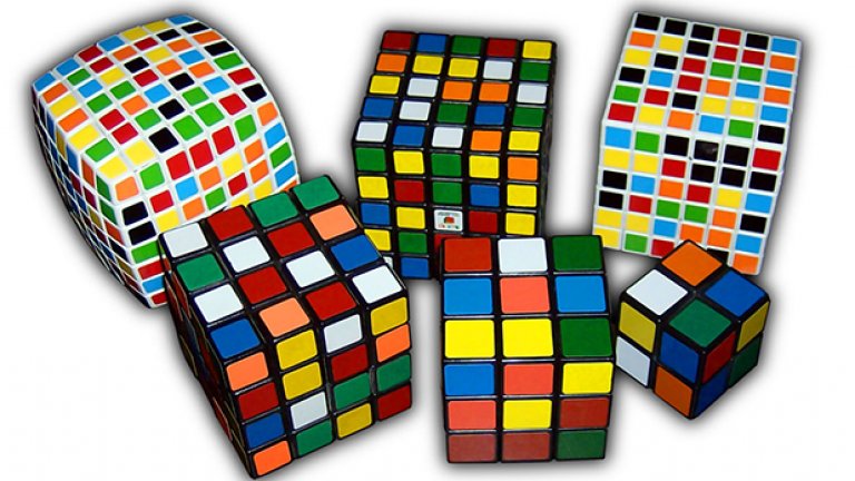 Рекордът за редене с една ръка (9.03 секуди) принадлежи на 18-годишния австралиец Феликс Земдегс.