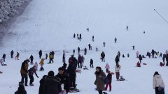 Сноубордистка е с черепно-мозъчна травма след инцидент край Рилските езера