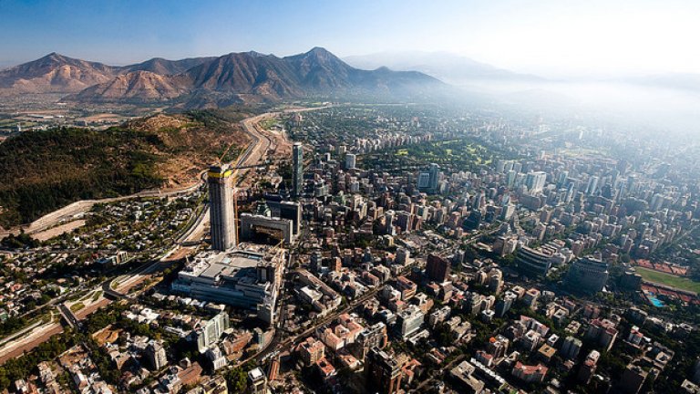 Повечето южноамерикански градове, макар и красиви, не са предпочитана дестинация за живеене, но Сантяго, Чили, се отличава с евтиния живот и съкровищницата си от артистични квартали за изследване.