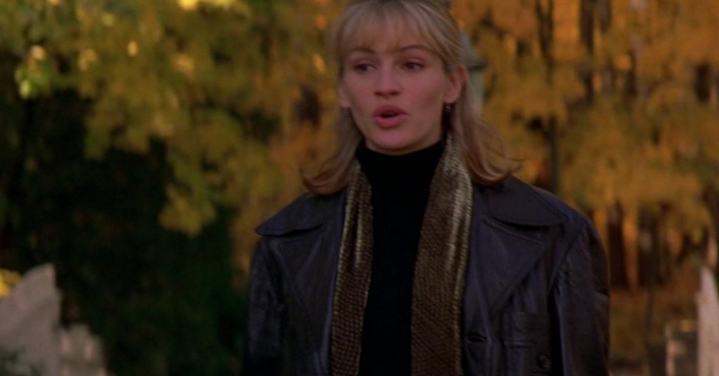 “Втората майка” 
 Къде да гледате: в Apple TV+ 
В милата и изключително трогателна история Джулия Робъртс и Сюзън Сарандън влизат в ролите на две жени, които трябва да загърбят инстинктивната враждебност помежду си за доброто на две деца. Робъртс играе младата фотографка Изабел, която се старае да намери общ език с 12-годишната дъщеря и 7-годишния син на новата си половинка.
Рождената им майка Джаки (Сарандън) обаче ревниво пази територията си, докато не научава, че е болна от рак.