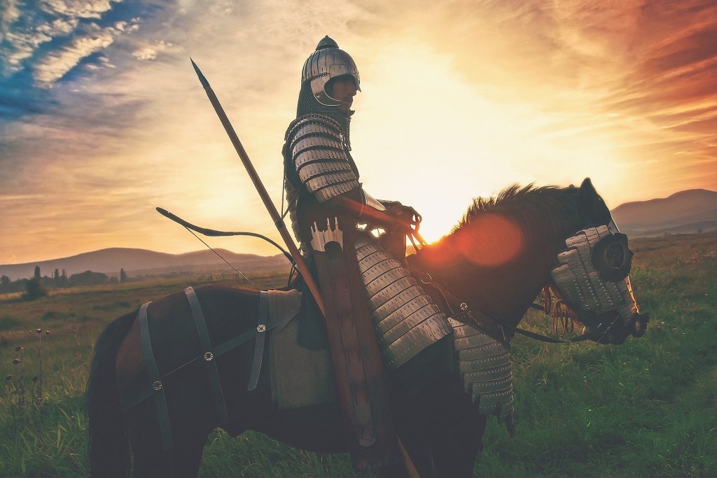 knight-2565957_1920