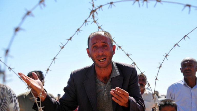 Бежанци от Кобане опитват да влязат на турска територия