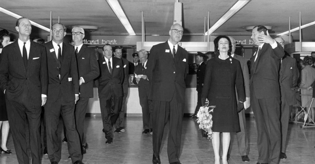 Официалното откриване през 1969