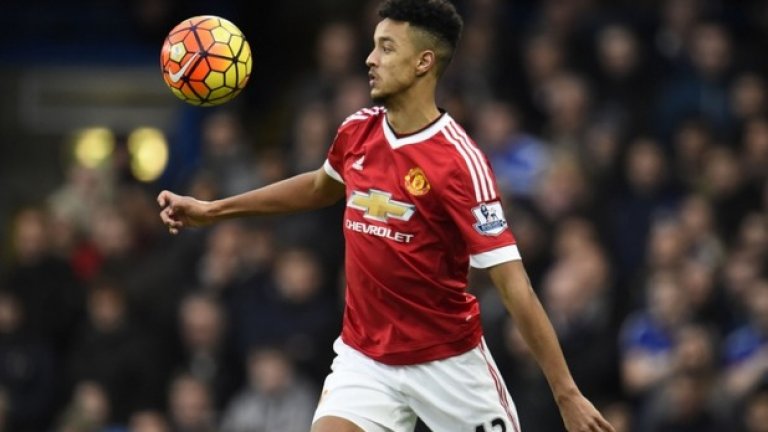 Камерън Бортуик-Джаксън, дебютира на 7 ноември 2015 срещу Уест Бромич във Висшата лига
Притежава класа, но няма как да играе редовно и бе даден под наем да се обиграва в Уулвърхемптън.