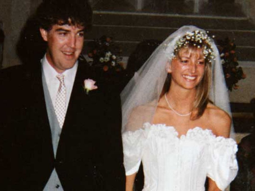 Снимка от сватбата на водещия си Алекс Хол от 1989-а.