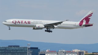 Qatar_Airways_Boeing_777-300ER;_A7-BAF@FRA;16.07.2011_609gt_(6190539010)