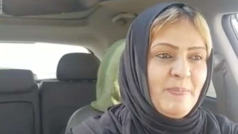 Минути преди неизвестни мъже да я застрелят в колата ѝ, Ханан ал Бараси говори за корупцията в Бенгази
