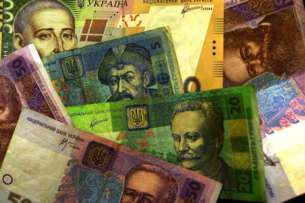 Средната месечна заплата в публичния сектор е 32 500 рубли, докато в частния тя е едва 23 000 рубли /863 лв./. Тези заплати са възможни единствено благодарение на приходите на държавата от износа на нефт и нефтопродукти