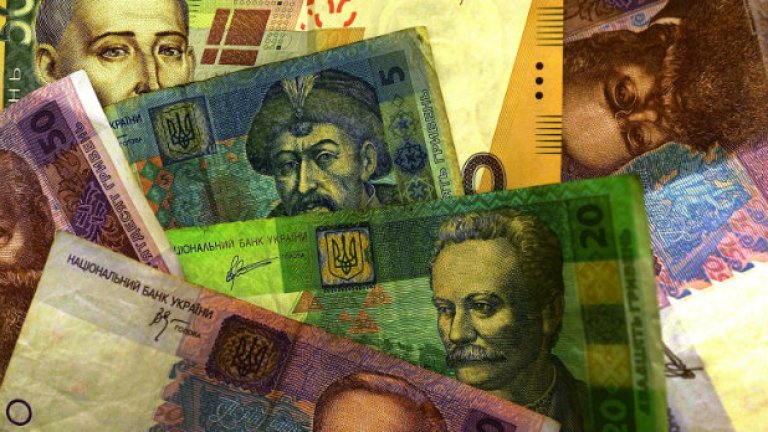 От днес украинската гривна се превръща в чужда валута в Крим и Севастопол