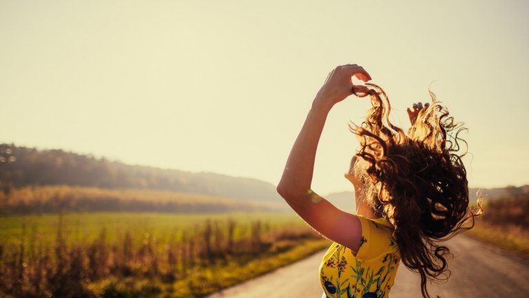 Някои смели и закачливи идеи за прически за това лято