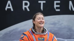 Без любопитството какво има там горе затъваме в злободневие