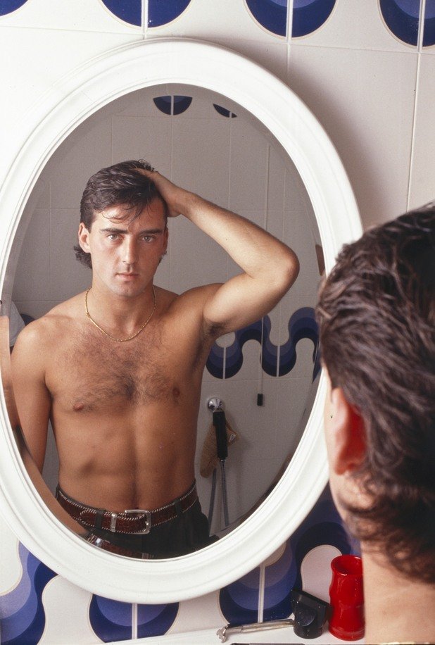 Роберто Манчини явно е изкарвал доста време пред огледалото, като любимец на привърженичките на Сампдория в края на 80-те години.