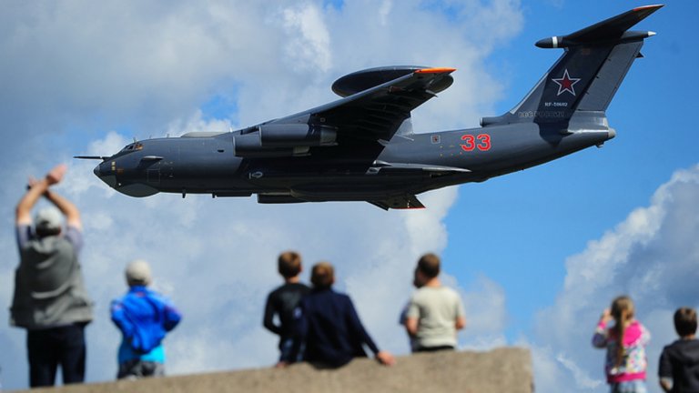 Новият самолет за далечно радиолокационно наблюдение и управление А-100 "Премиер" за първи път ще излети в края на тази година.