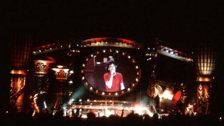 14. The Rolling Stones – Bridges to Babylon Tour – $274,000,000

През 1997-1998 г. Стоунс изкараха над 274 млн. долара, обикаляйки света. 