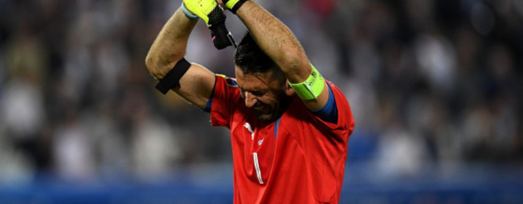 Джанлуиджи Буфон, Арсенал
Като 20-годишен вратарят се среща с Арсен Венгер, но до трансфер в Арсенал не се стига.